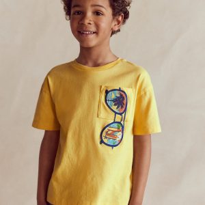 Short Sleeve Badge T-shirt-Sundress Holiday Sunglasses