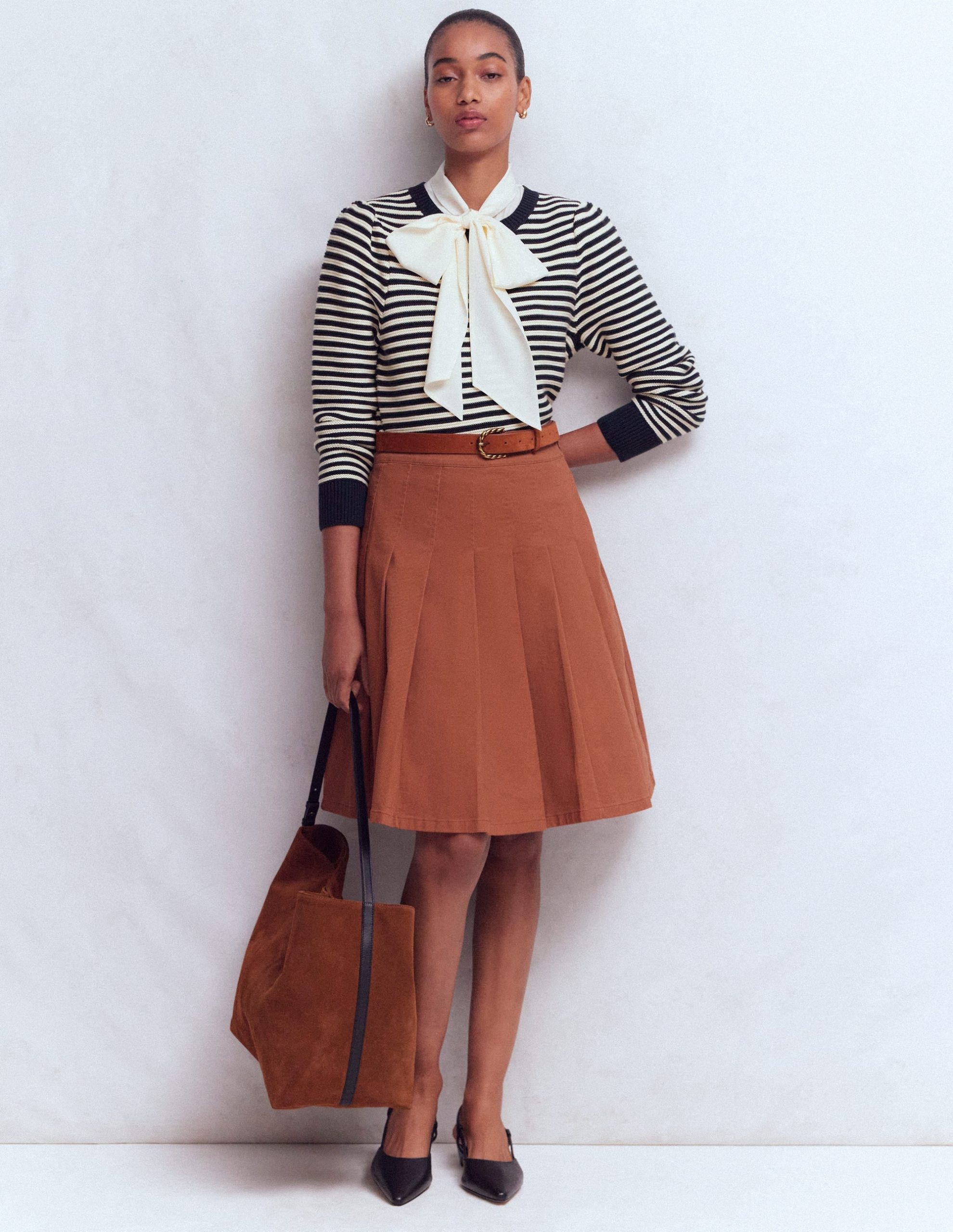 Textured Stitch Jumper-Navy. Ivory - Image 5