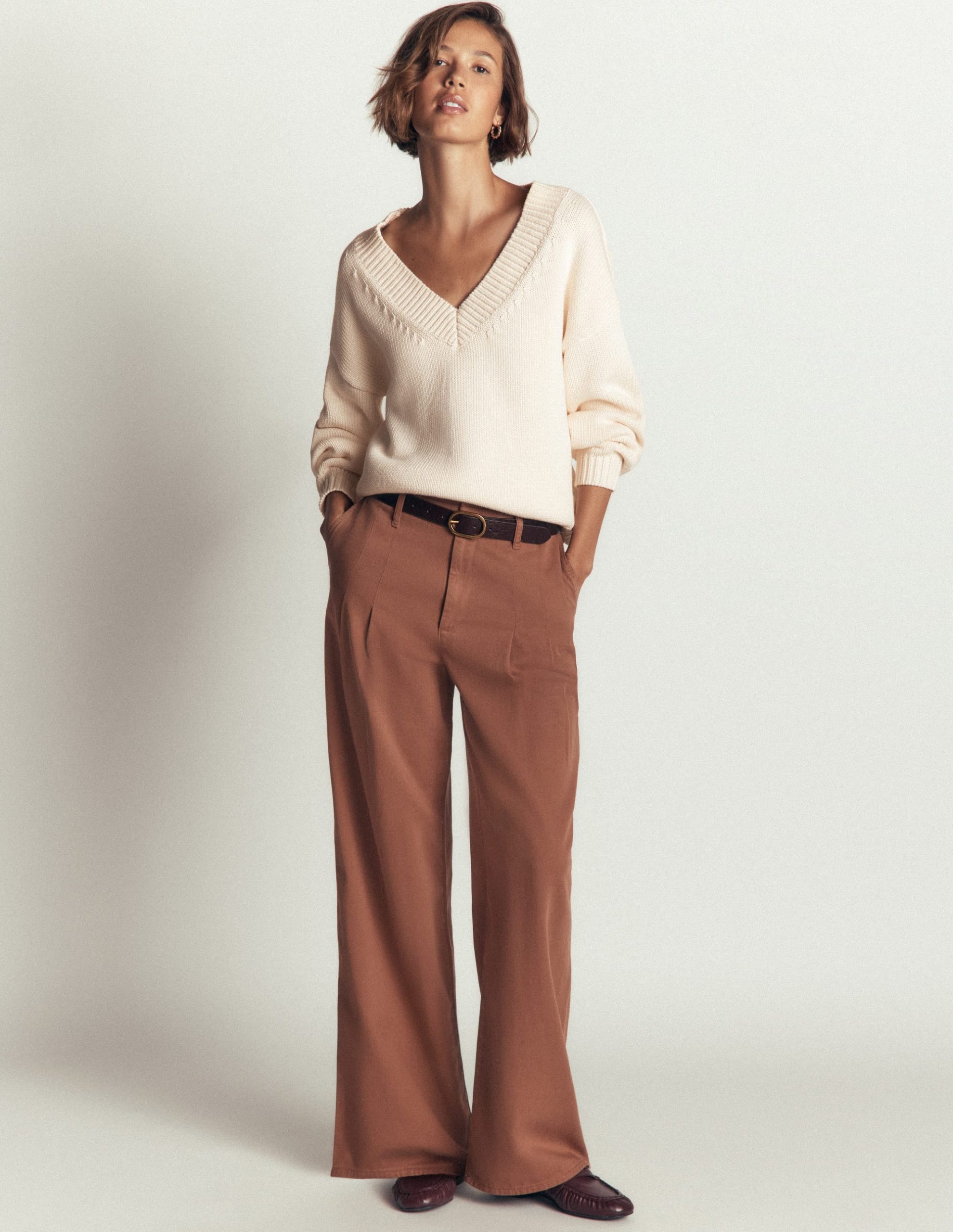 Lucy Cotton V-neck Sweater-Ivory - Image 4