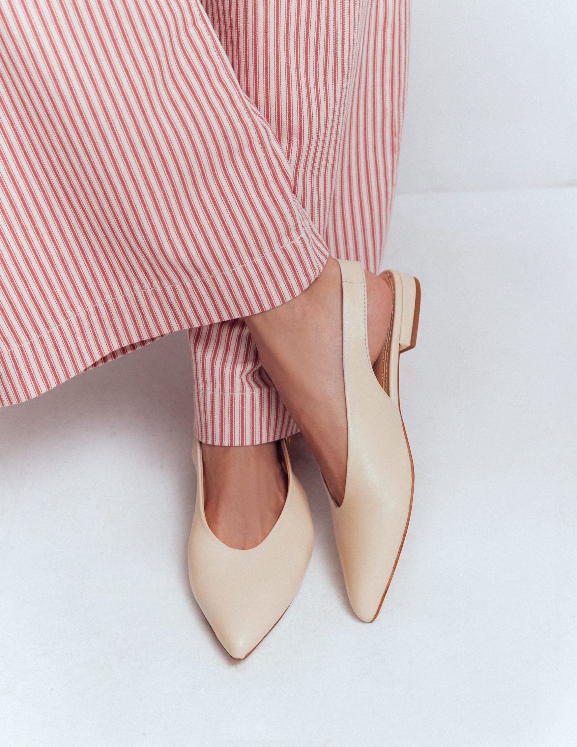 High Cut Flat Point-Ecru - Image 3