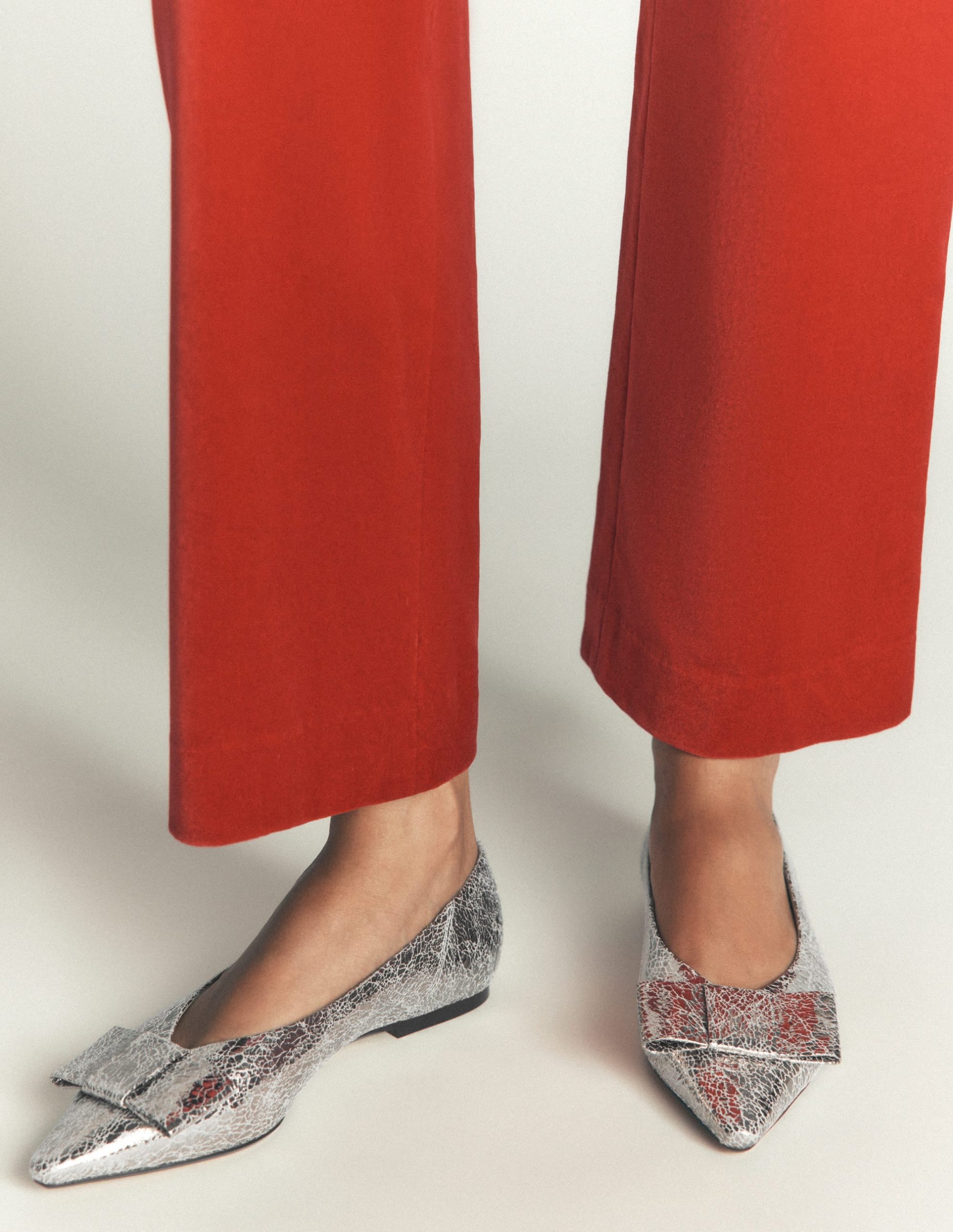 Nigella Bow Pointed Flats-Silver Metallic